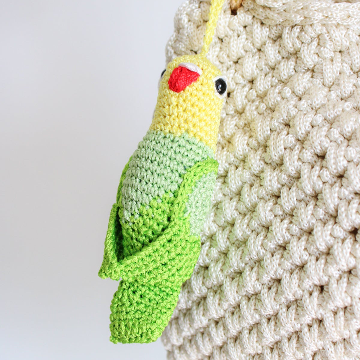 Handmade crochet green parrot bag charm. Add a pop of bright color and fun style to your purses or backpacks.
Handmade bright amigurumi bird. decoration for purse, bag or backpack. Perfect gift for friends and family. Add a pop of color and personality to your bags. Animal bag charms