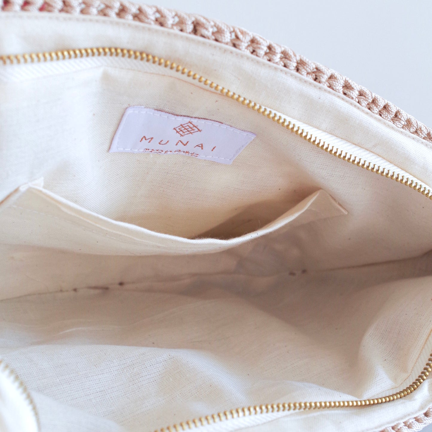 Beige crochet crossbody bag. This sling bag is handmade with granny square design. Crochet handmade fanny pack. Bag with pocket and inside lining