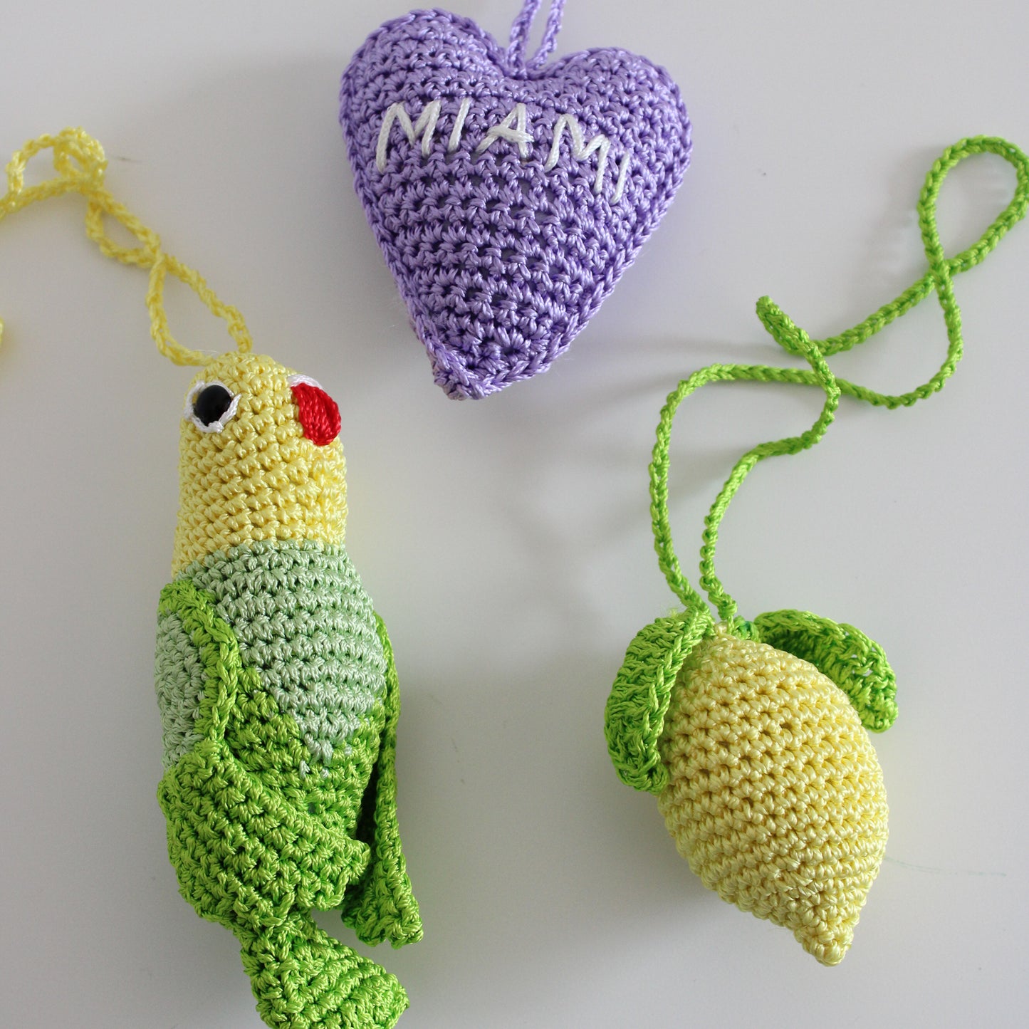 Handmade crochet green parrot bag charm. Add a pop of bright color and fun style to your purses or backpacks.
Handmade bright amigurumi bird. decoration for purse, bag or backpack. Perfect gift for friends and family. Add a pop of color and personality to your bags. Animal bag charms