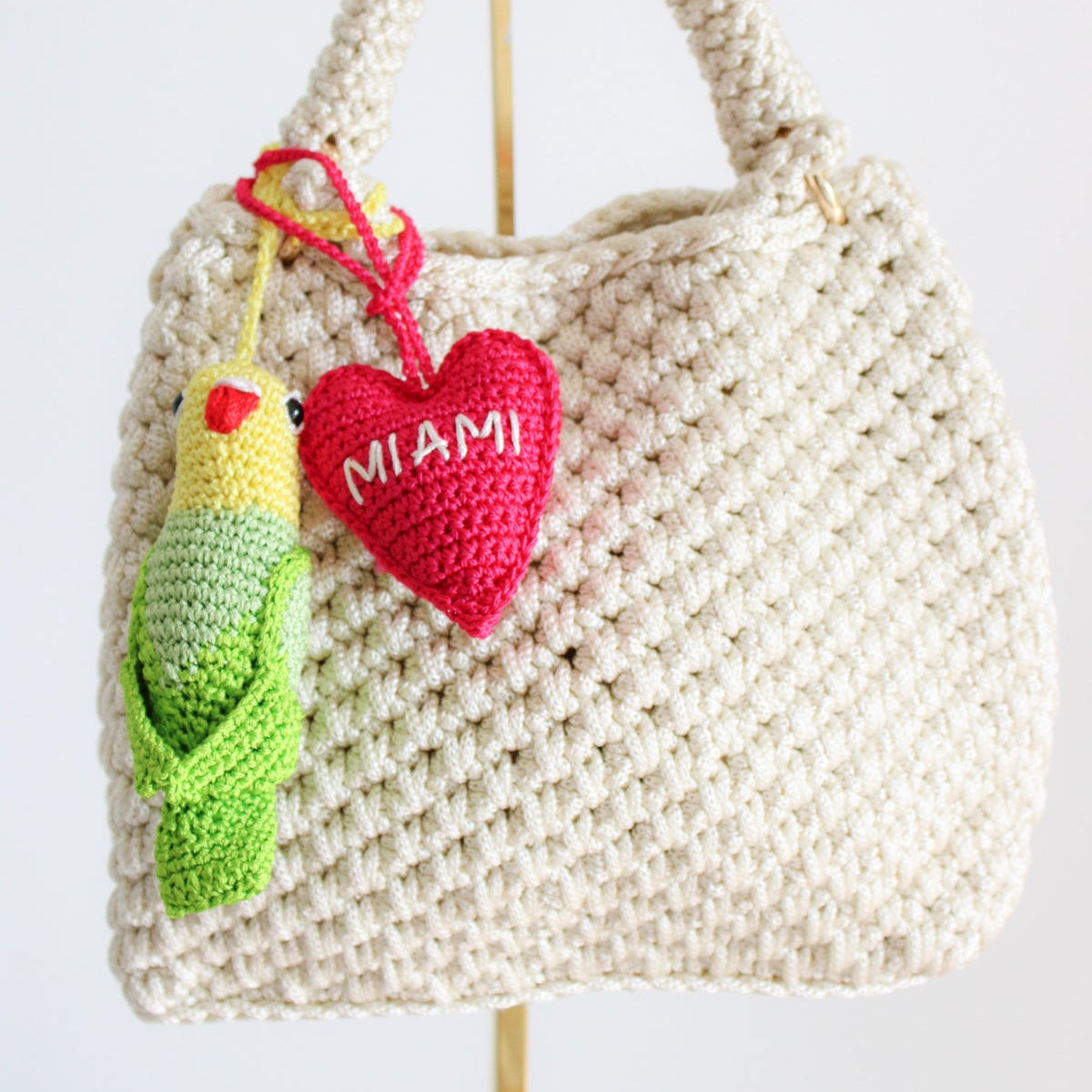 Handmade crochet green parrot bag charm. Add a pop of bright color and fun style to your purses or backpacks.
Handmade bright amigurumi bird. decoration for purse, bag or backpack. Perfect gift for friends and family. Add a pop of color and personality to your bags. Animal bag charms