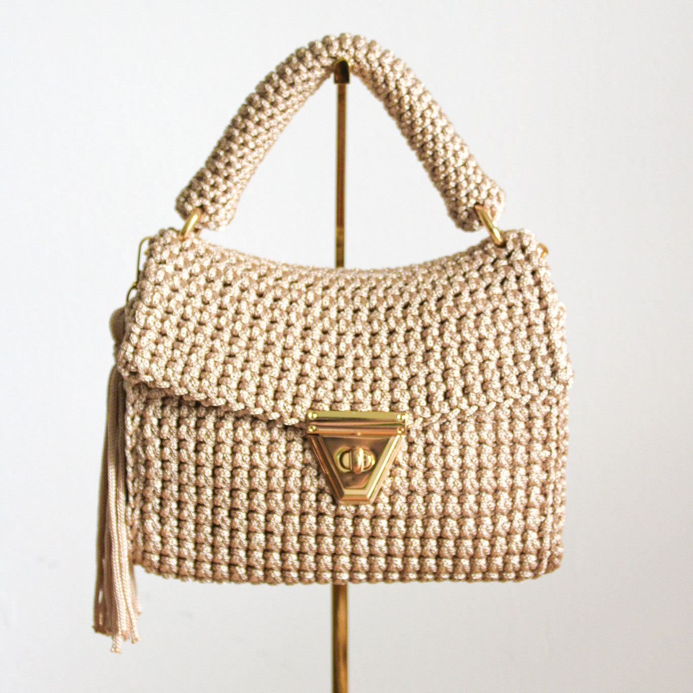 Handmade crochet beige handbag. Dinner date handbag