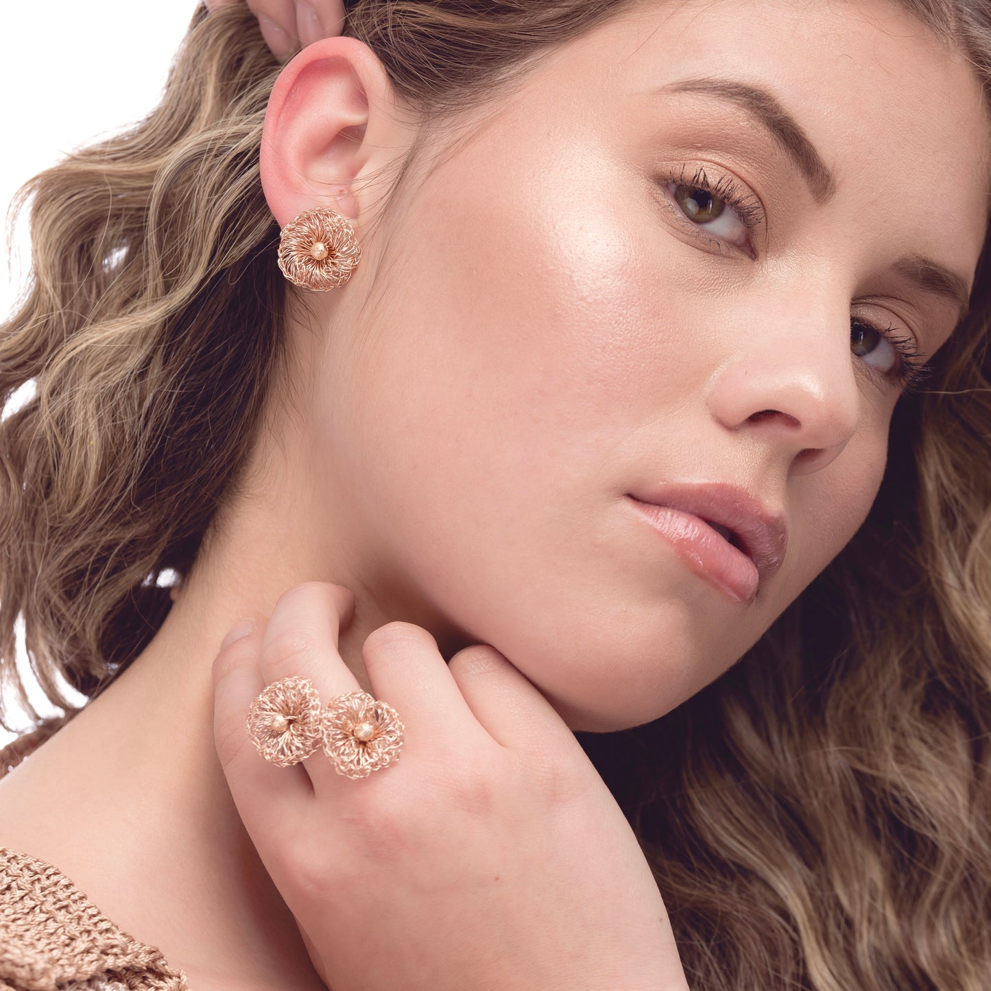 Flower shape handmade crochet ring. 18 Karat Gold Filled Wire made in brazil.