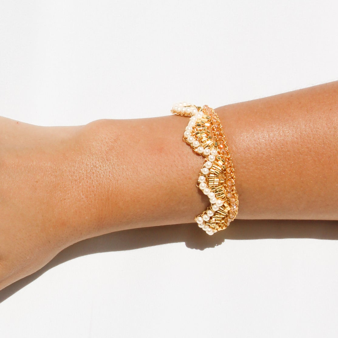 Handmade bracelet with beads, pearls and crystals. Gold beaded bracelet. Pearl and gold jewelry for woman. Perfect gift for friends or your significant other.