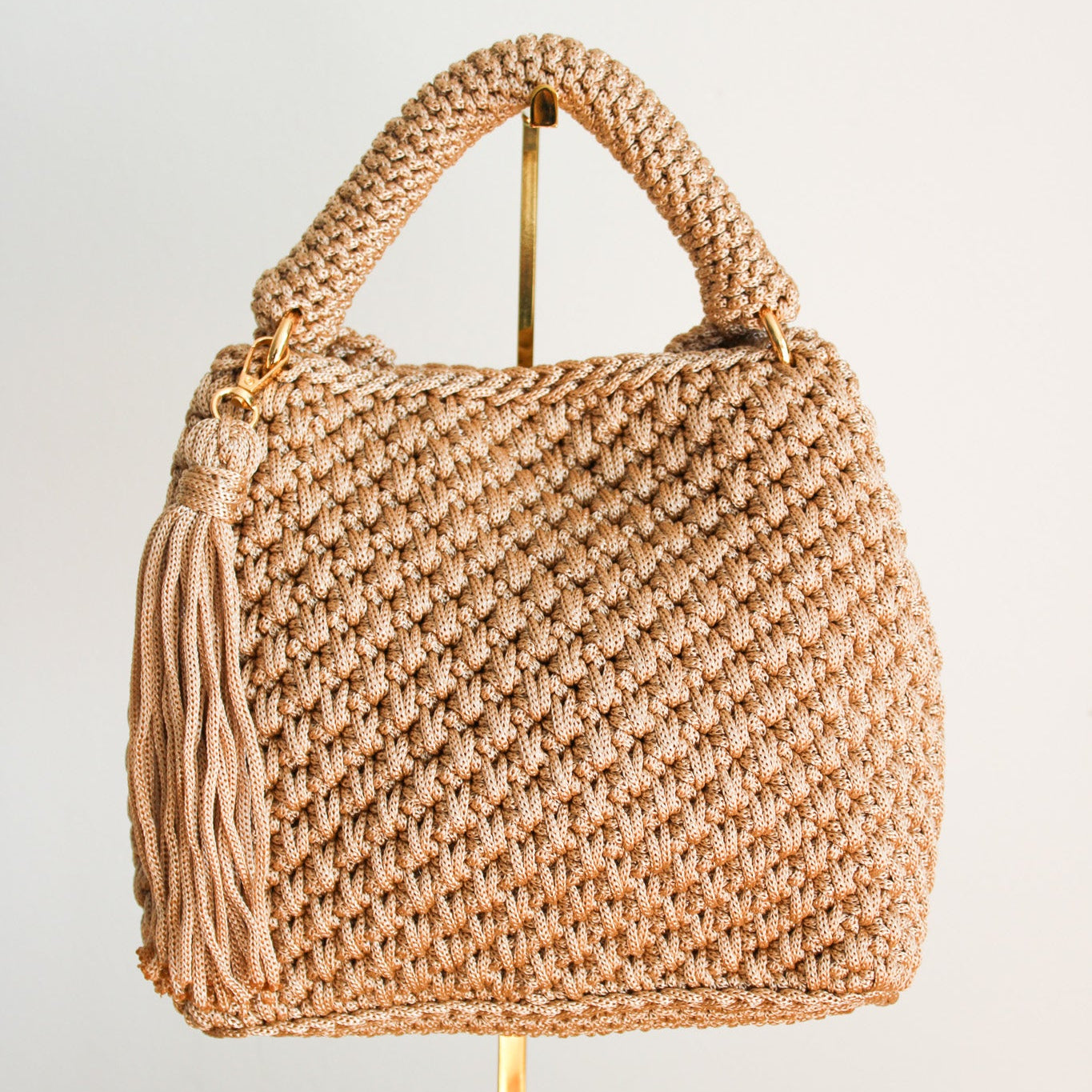 Handmade luxury crochet purse. Handmade bag for her. Beige crochet textured handbag with crochet strap. crossbody or shoulder bag. Handmade purse.