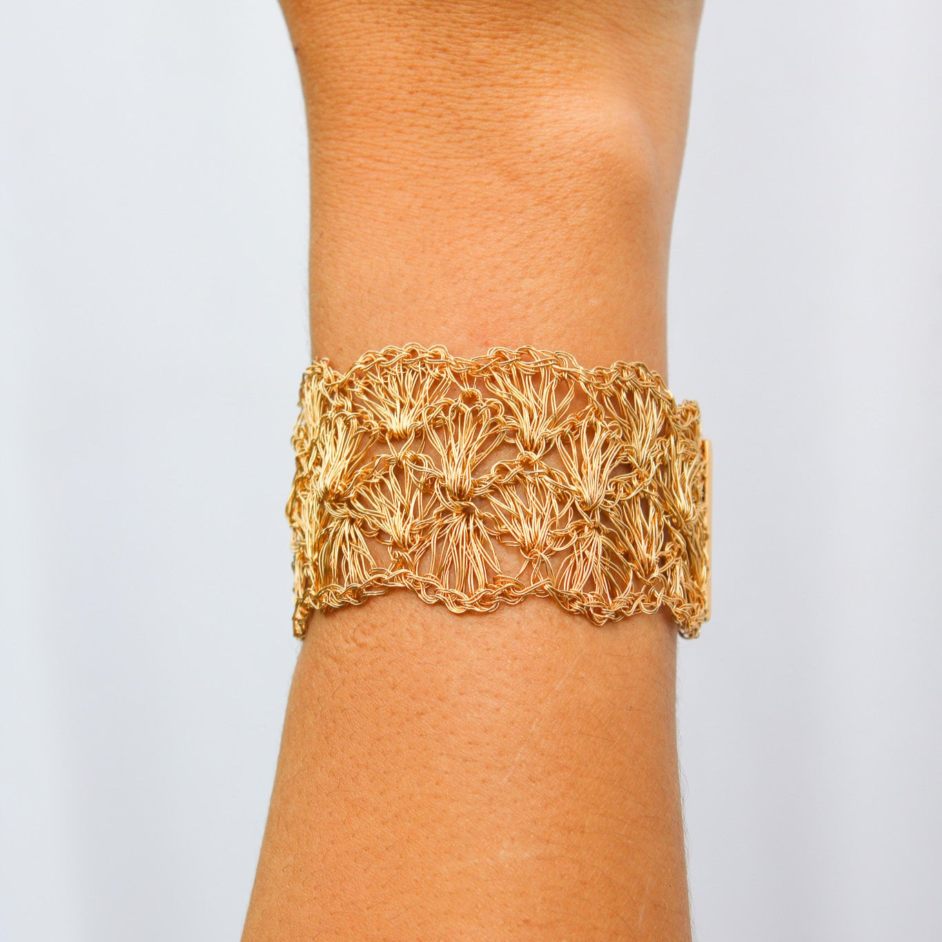 Wire Crochet Gold Shell Bracelet - 2