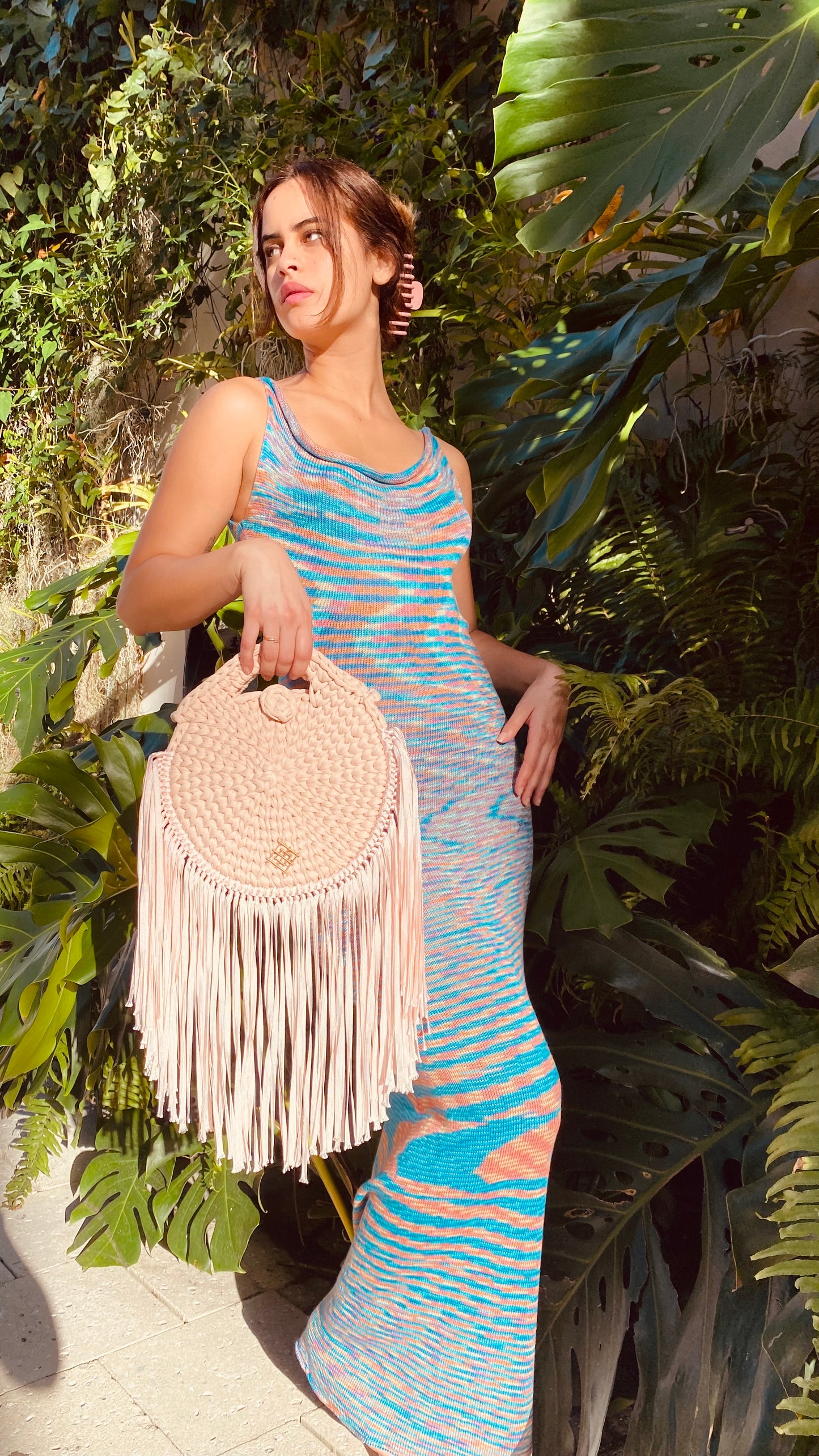 Rounded crossbody bag with fringes and chain strap. Crochet and macrame round bag. Boho Style. Includes lining and zipper.