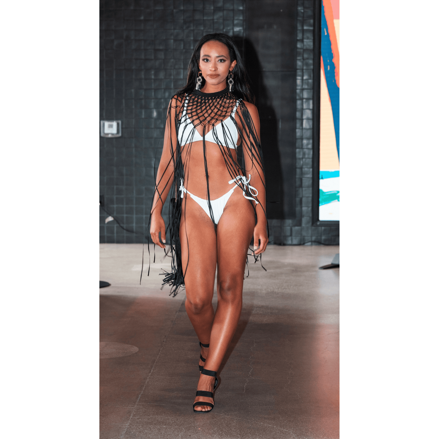 Macrame handmade shoulder necklace with button closure, Length: 32