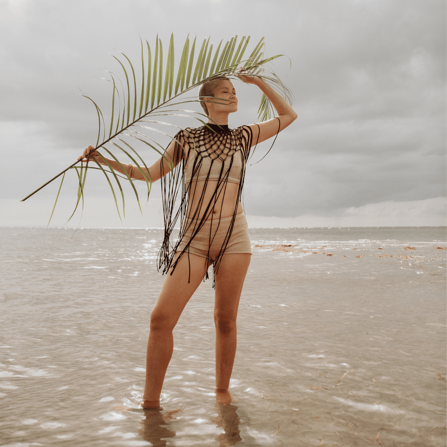 Macrame handmade shoulder necklace with button closure, Length: 32