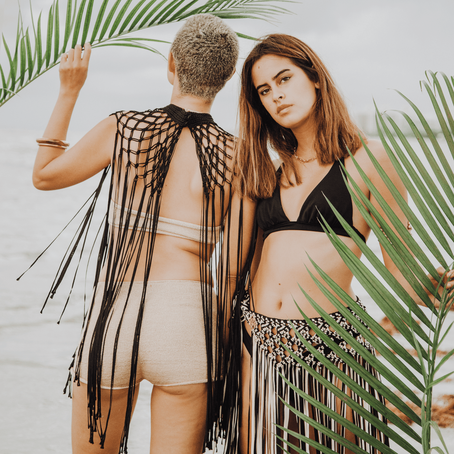 Macrame handmade shoulder necklace with button closure, Length: 32