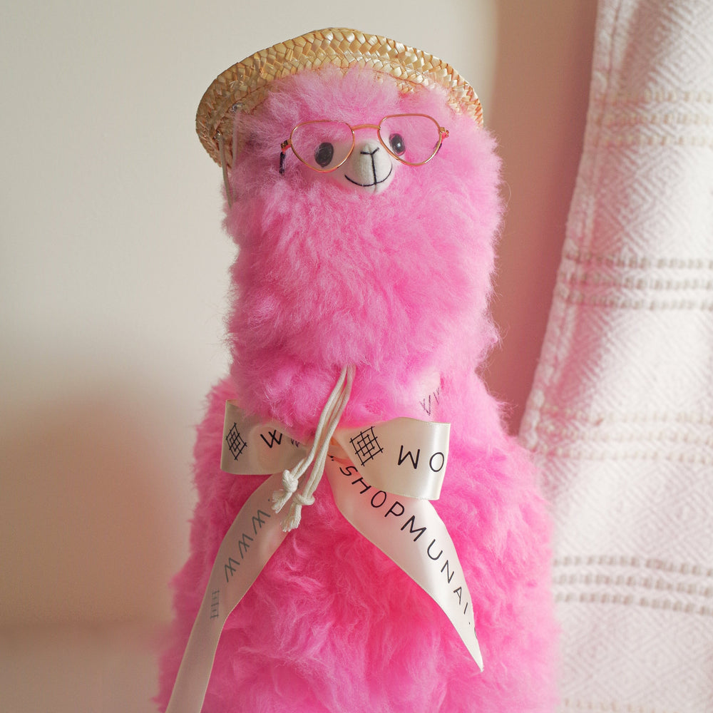 
                      
                        Alpaca wool plushie for home decor or gift. Large size 20" in. Made with 100% alpaca wool. Madeby bolivia and Peruvian artisans.  Adult or children gift
                      
                    