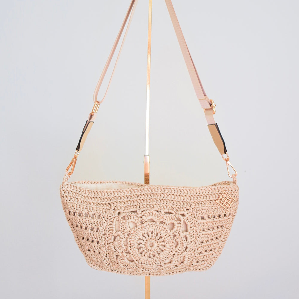 
                      
                        Beige crochet crossbody bag. This sling bag is handmade with granny square design. Crochet handmade fanny pack 
                      
                    
