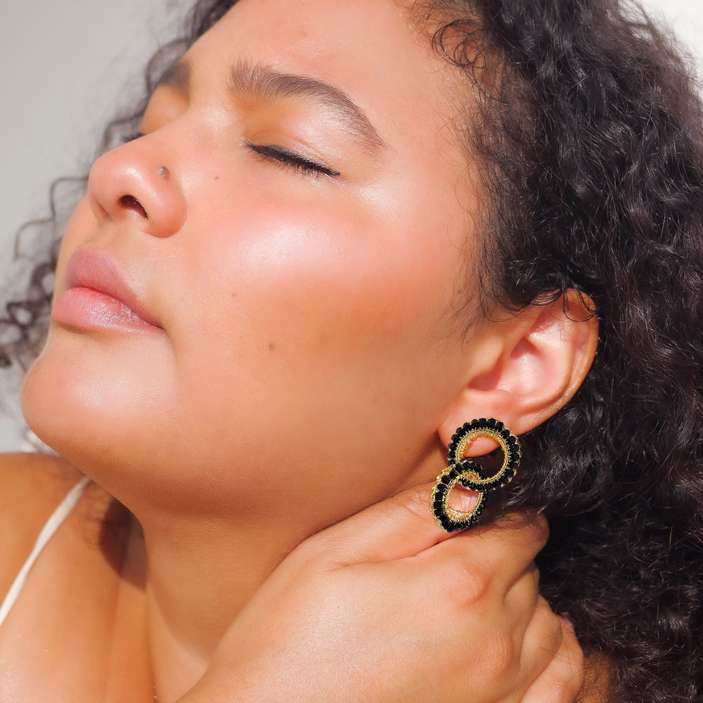 
                      
                        Crochet beaded geometric earrings. 18 karat gold filled copper wire. Super lightweight earrings with colored beads
                      
                    