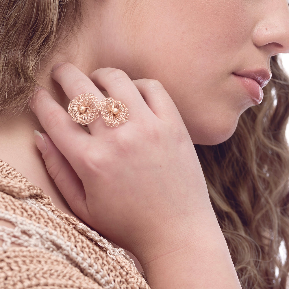 
                      
                        Flower shape handmade crochet ring. 18 Karat Gold Filled Wire made in brazil.
                      
                    