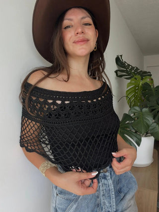 Solene Crochet Poncho - Munai