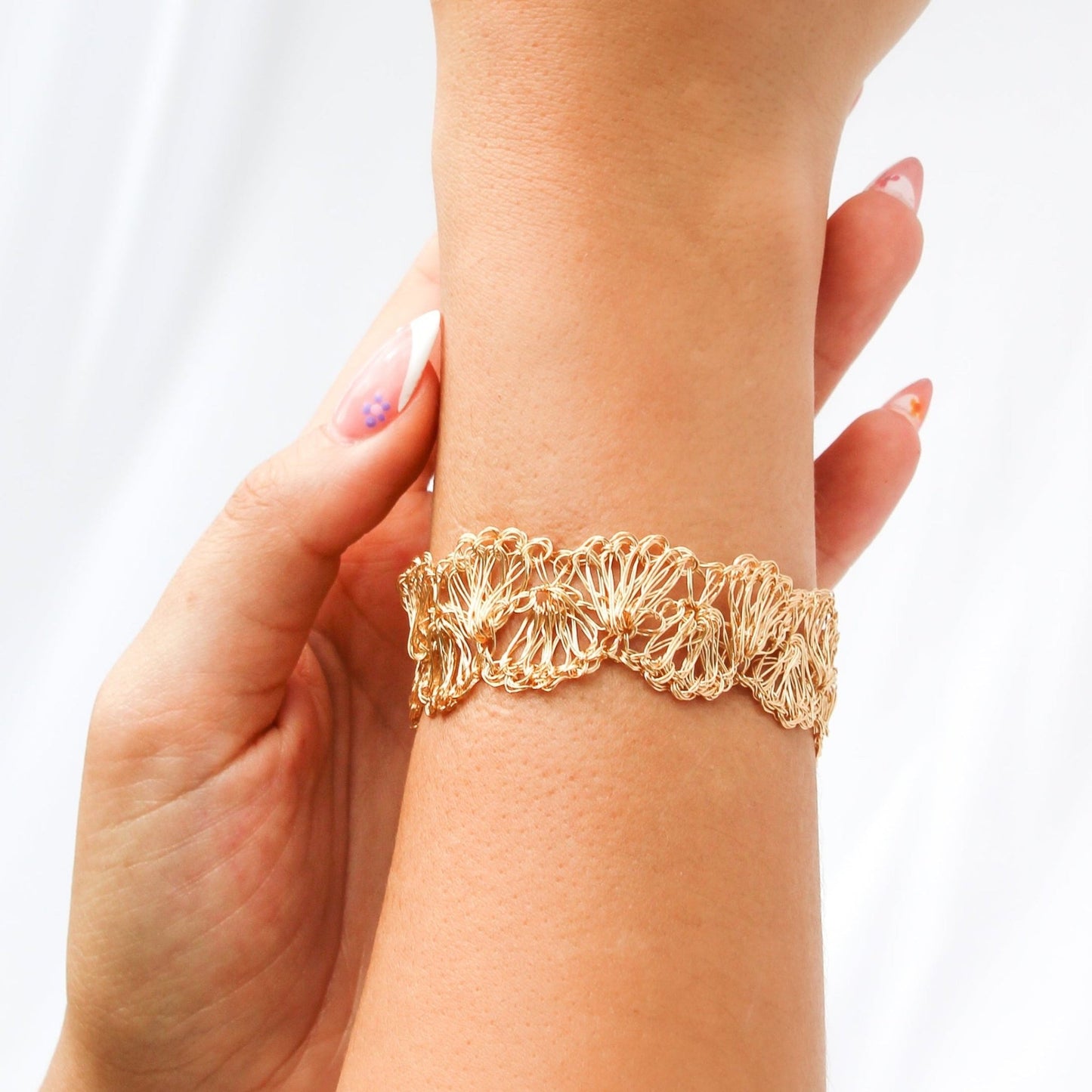 Thin Gold Shell Wired Crochet Bracelet 1/2" in - Munai