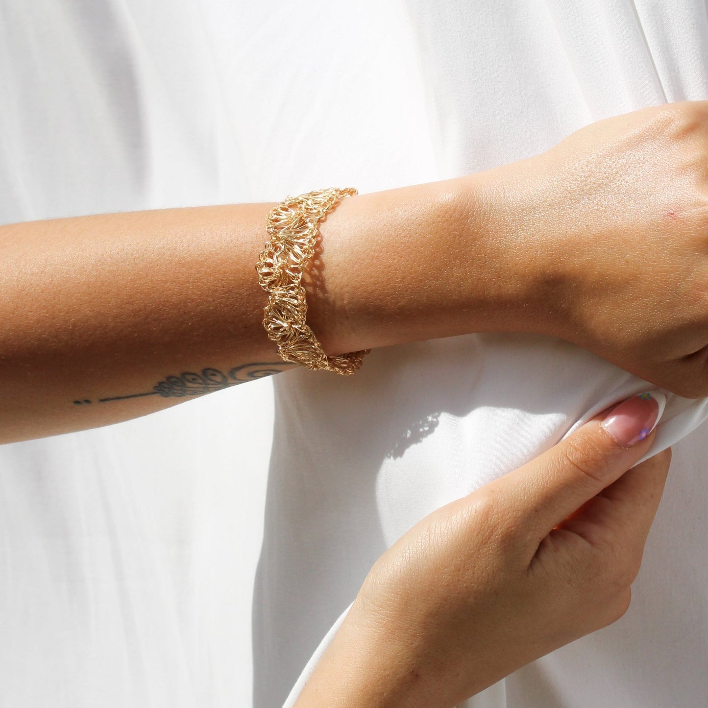 Thin Gold Shell Wired Crochet Bracelet 1/2" in - Munai