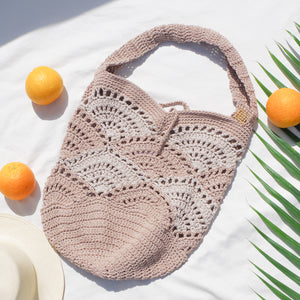
            
                Load image into Gallery viewer, Crochet Beach Tote
            
        